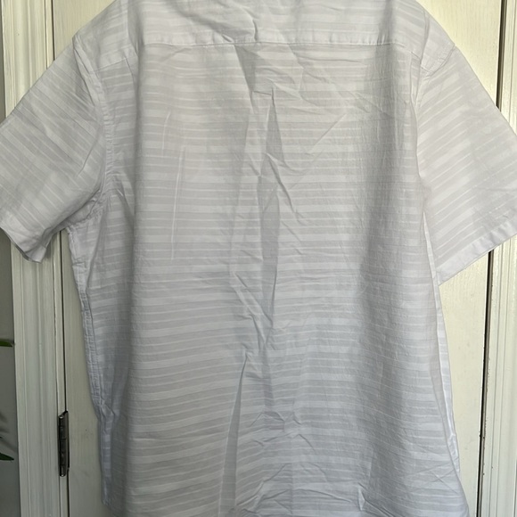 Old Navy White short sleeve button down XXL - Picture 6 of 12